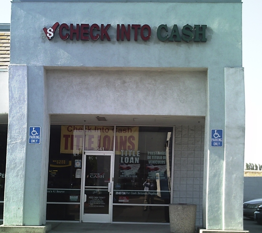 Check Into Cash 01