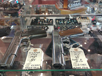 AAA Gun & Pawn Shop 03