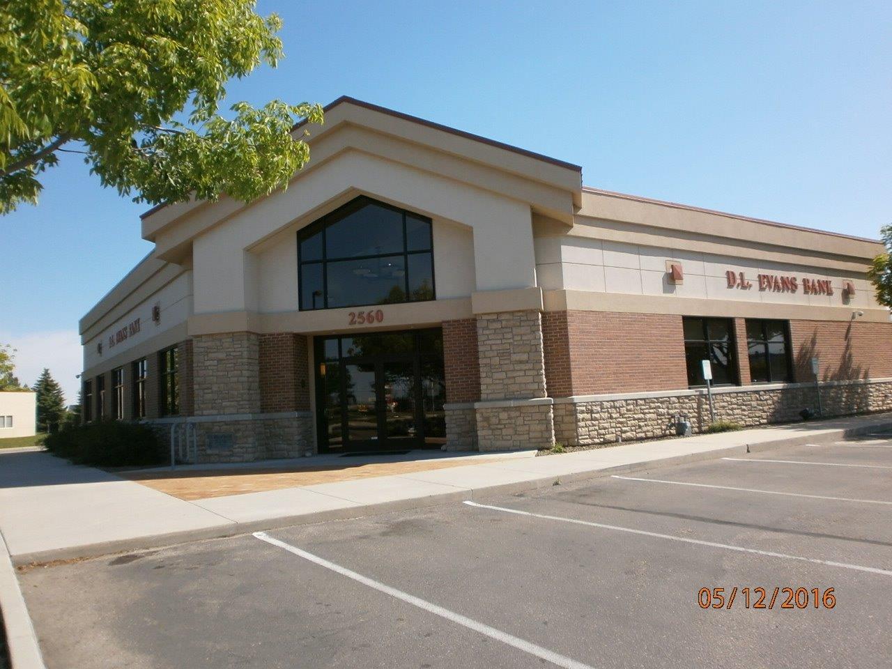 D.L. Evans Bank 01