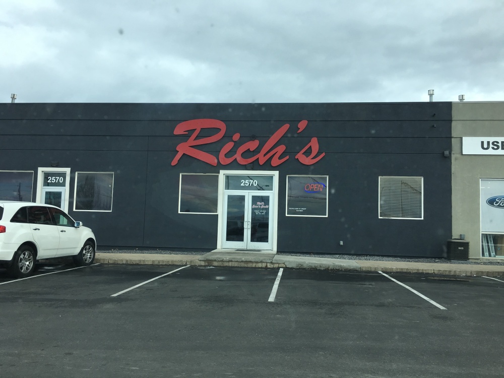 Rich's Cars N Credit 01