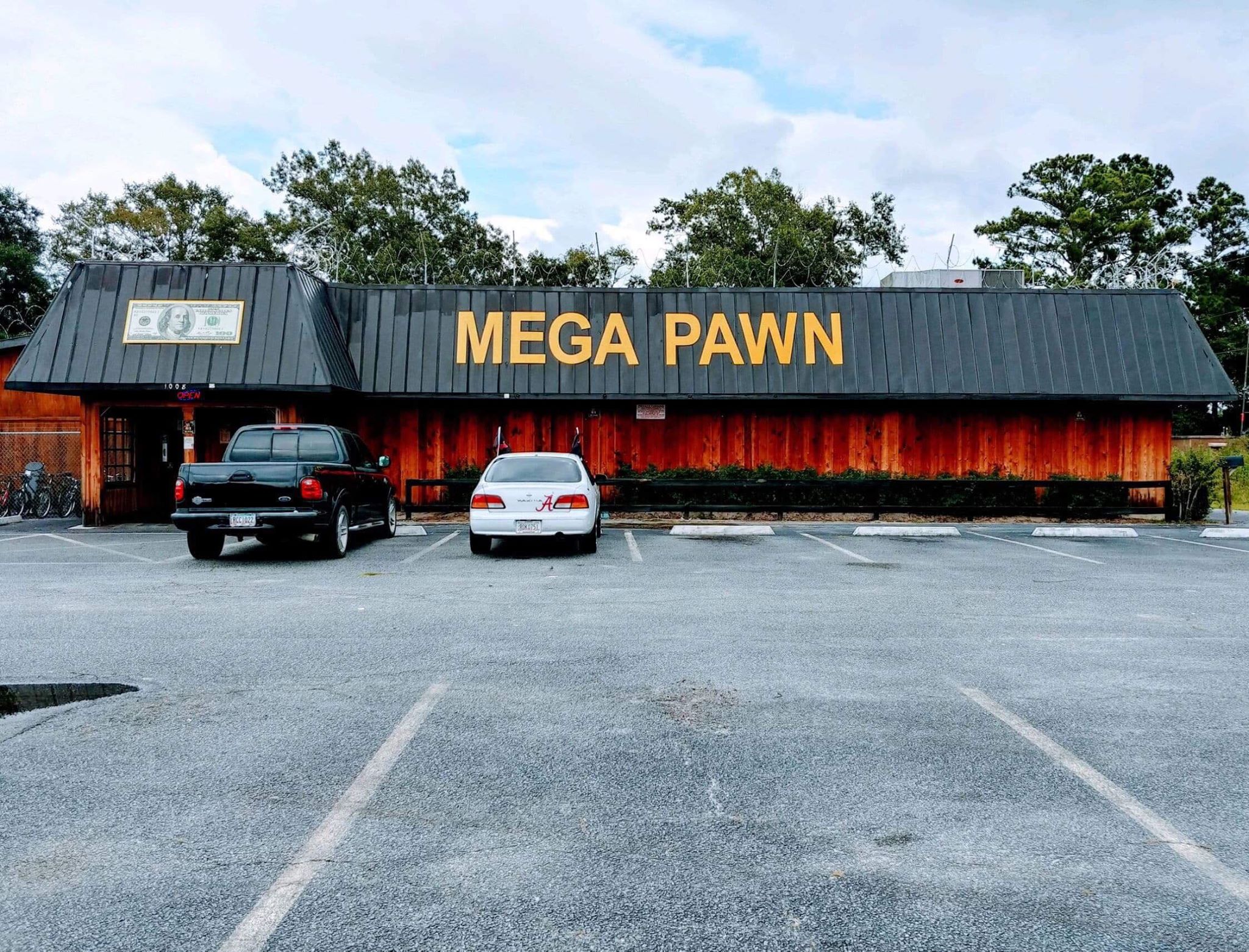 Mega Pawn Of Hinesville 01