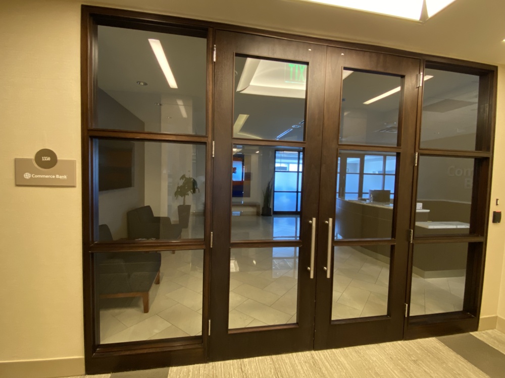 Commerce Bank - Commercial Banking Office 01