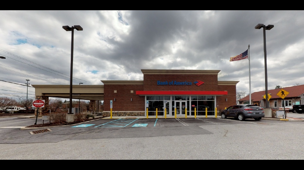 Bank of America (with Drive-thru ATM) 01
