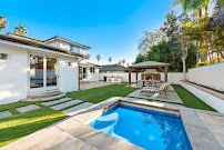 The Forum Group | Real Estate | Compass 01