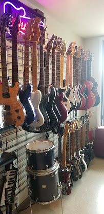 Lynda's Pawn Shop 02