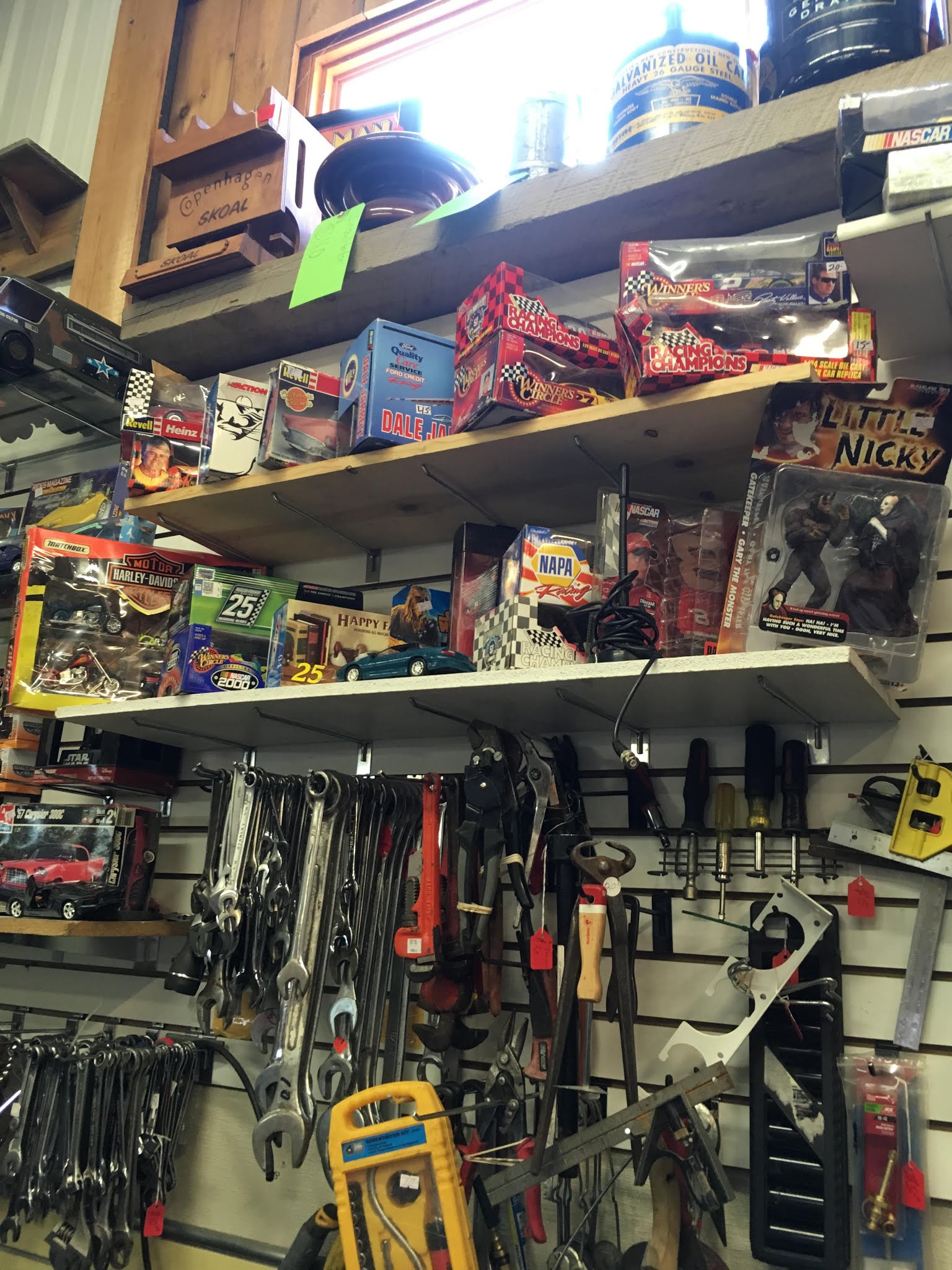 Bell Pawn & Collectibles 01
