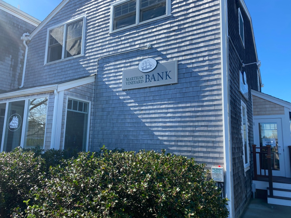 Martha's Vineyard Bank 01
