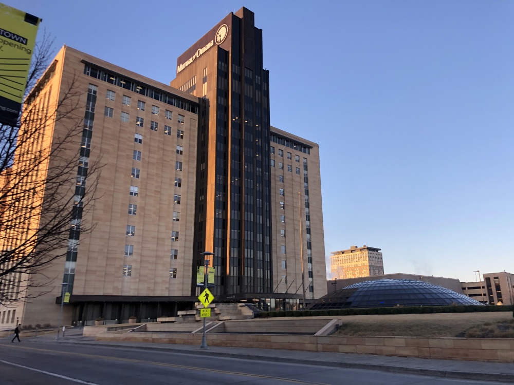 Mutual of Omaha® Investor Services 01