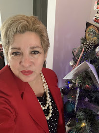Dolores Quin Realtor by HomeSmart 02