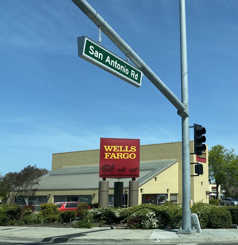 Wells Fargo Bank 01
