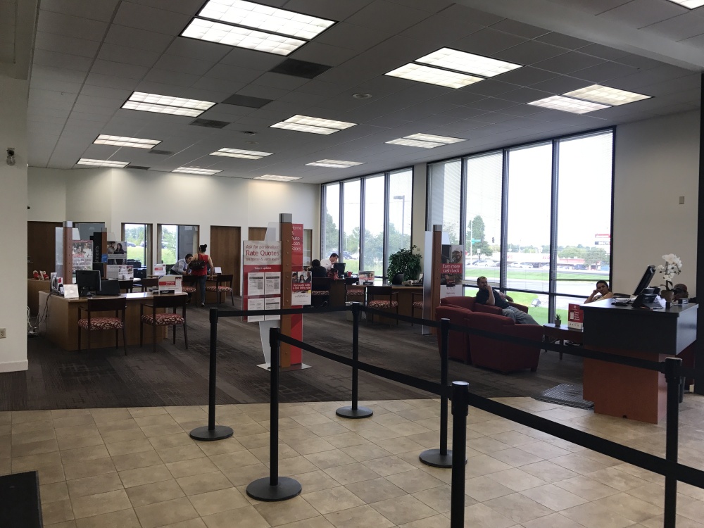 Bank of America (with Drive-thru ATM) 01