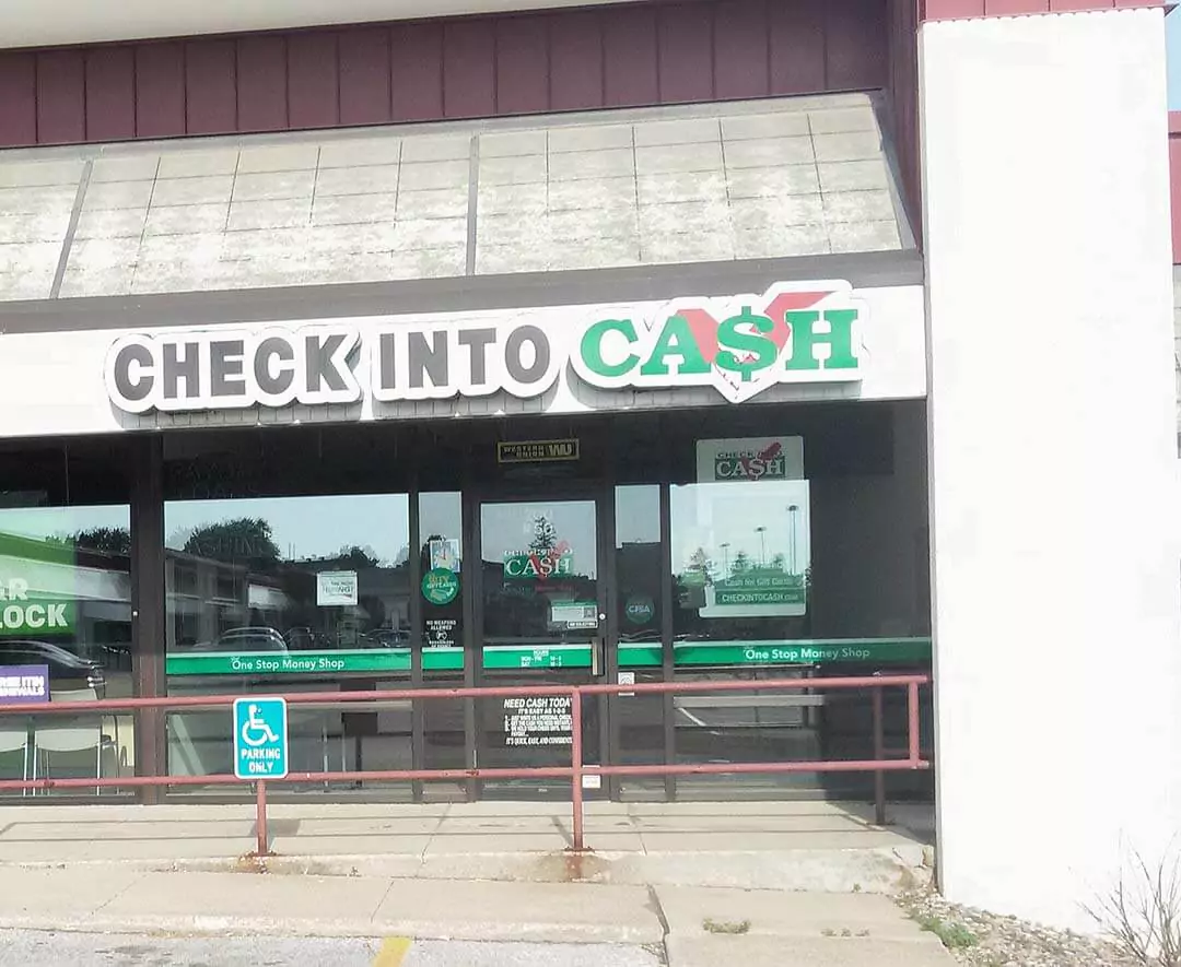 Check Into Cash 01