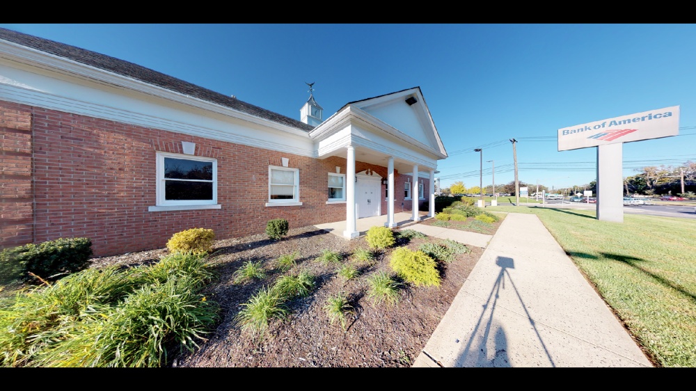 Bank of America (with Drive-thru ATM) 01