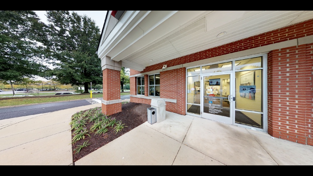 Bank of America (with Drive-thru ATM) 01