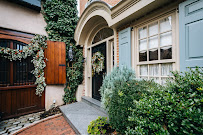 Houwzer | Realtors®, Mortgage, & Title 01
