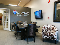 RE/MAX Realty Group 04