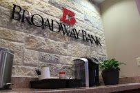 Broadway Bank - Bee Cave Financial Center 04