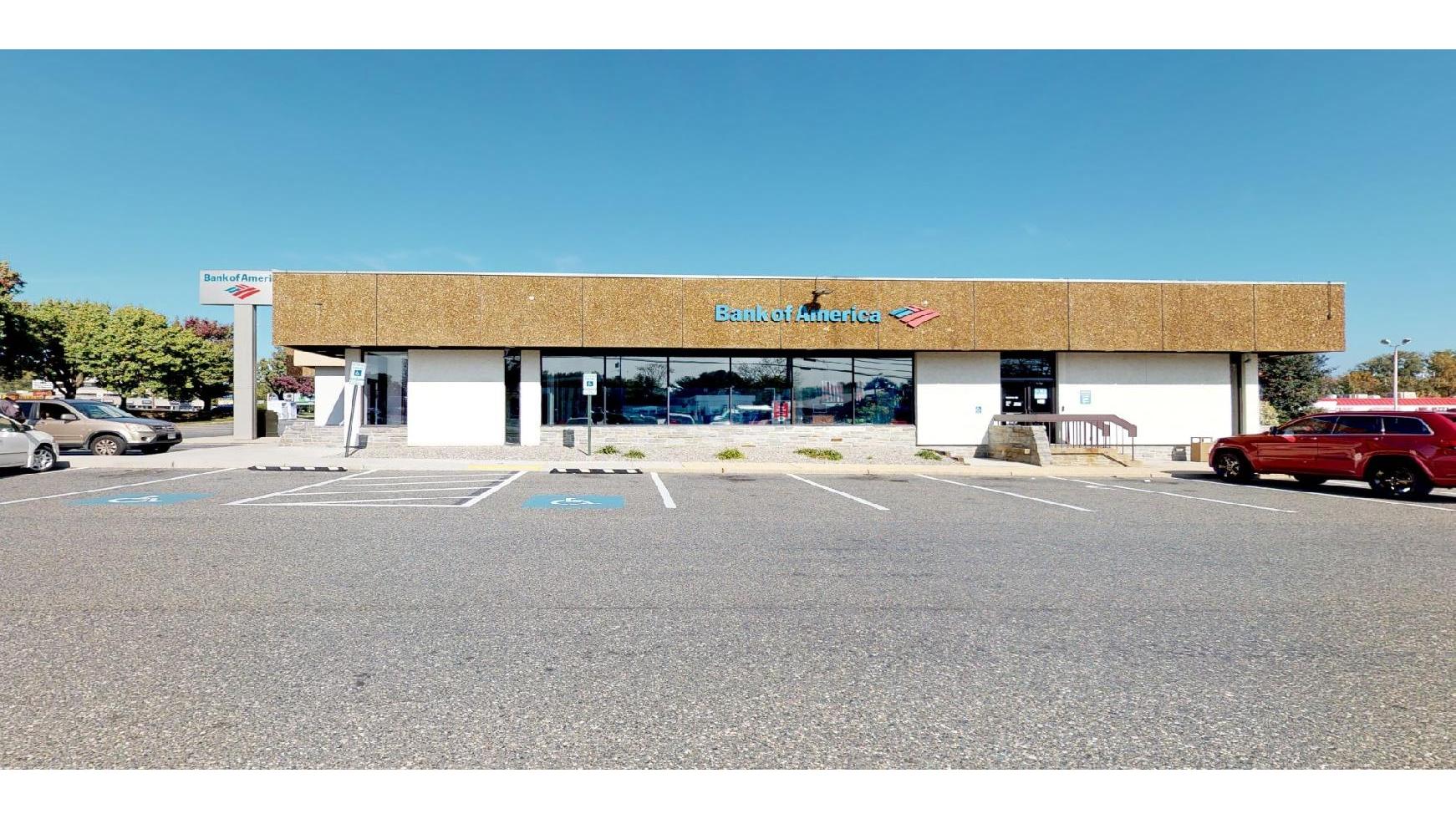 Bank of America (with Drive-thru ATM) 01