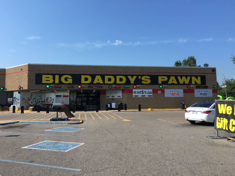 Big Daddy's Pawn 01