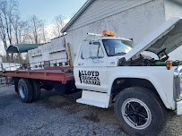 TNT Auto Salvage at Lloyd Hodges Garage 01