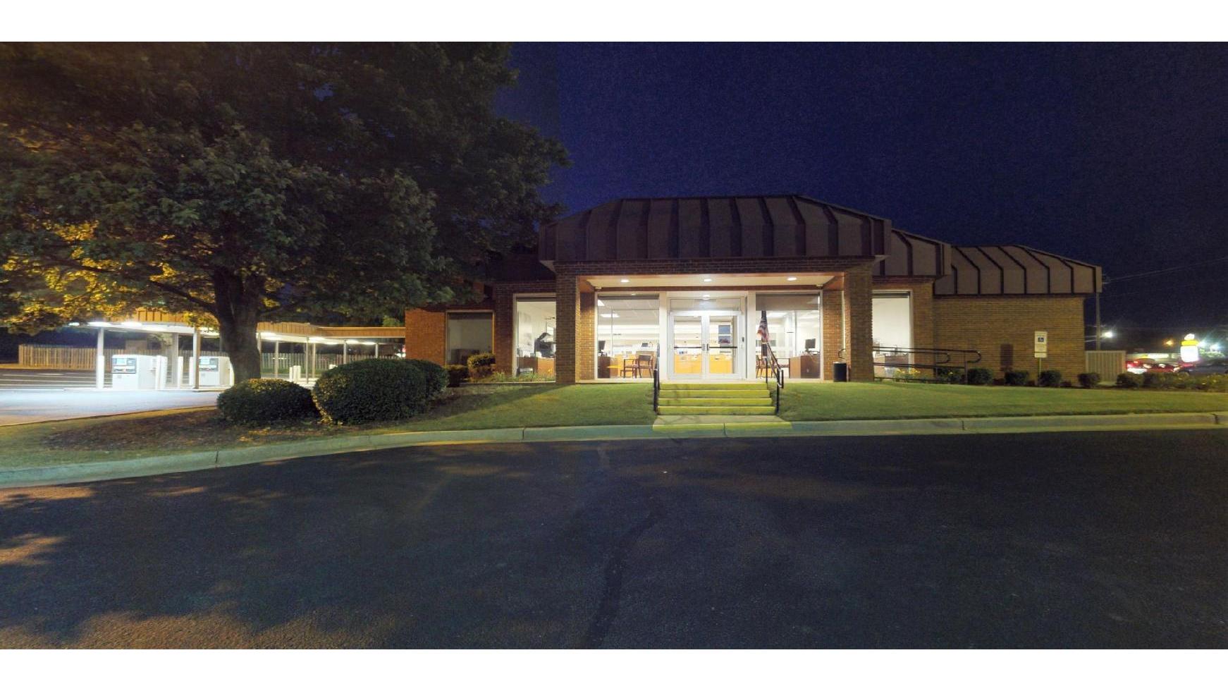 Bank of America (with Drive-thru ATM) 01