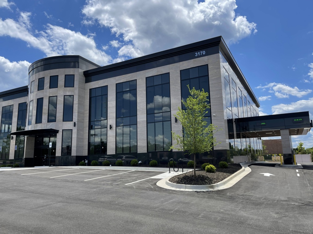 First IC Bank (Peachtree Parkway) 01