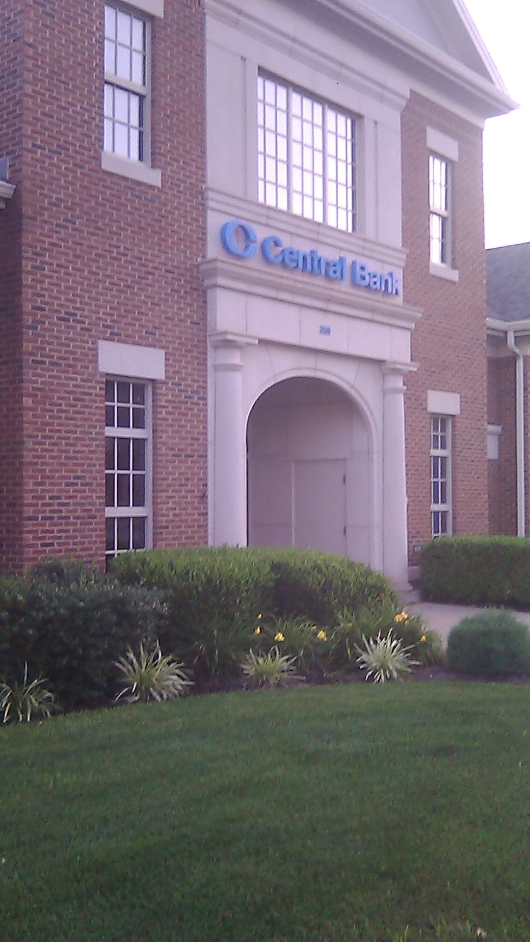 Central Bank & Trust Co. 01