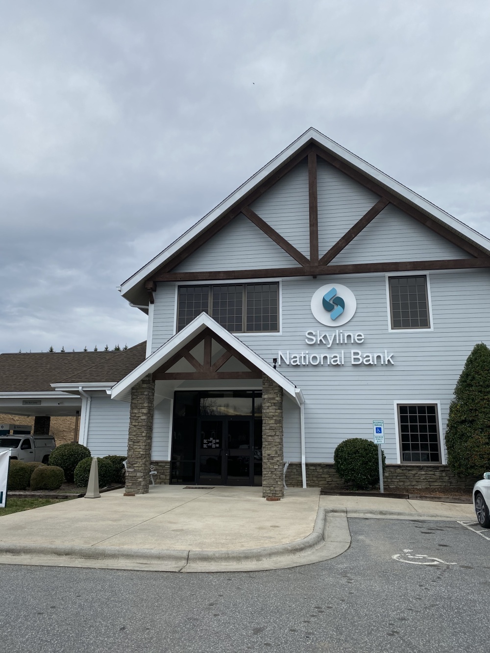 Skyline National Bank 01