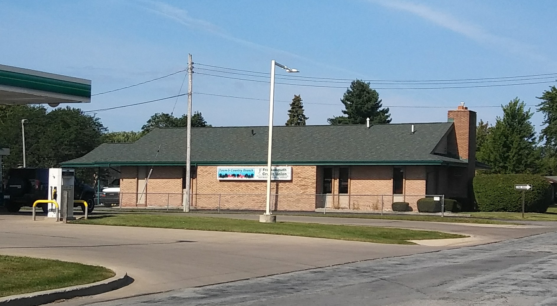 Frankenmuth Credit Union Saginaw Town and Country Branch 01