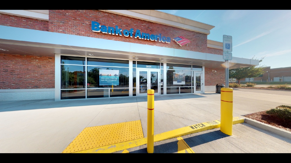 Bank of America (with Drive-thru ATM) 01