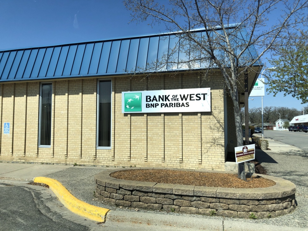 Bank of the West 01