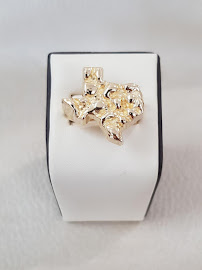 Shaw's R & R Jewelry and Loan 04