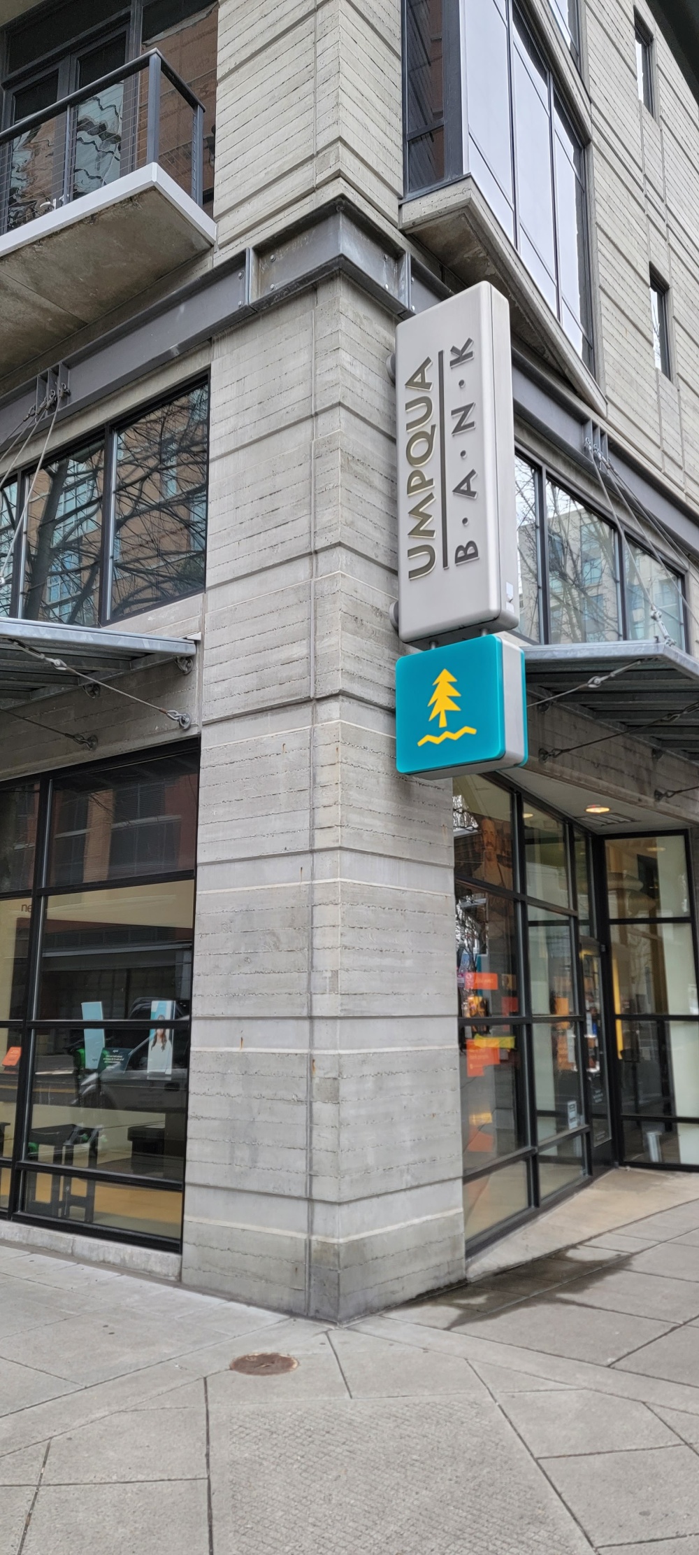 Umpqua Bank 01