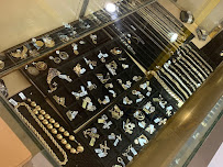 Queen of Pawns 03