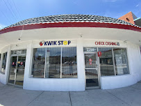 Kwik Stop II Check Cashing 02
