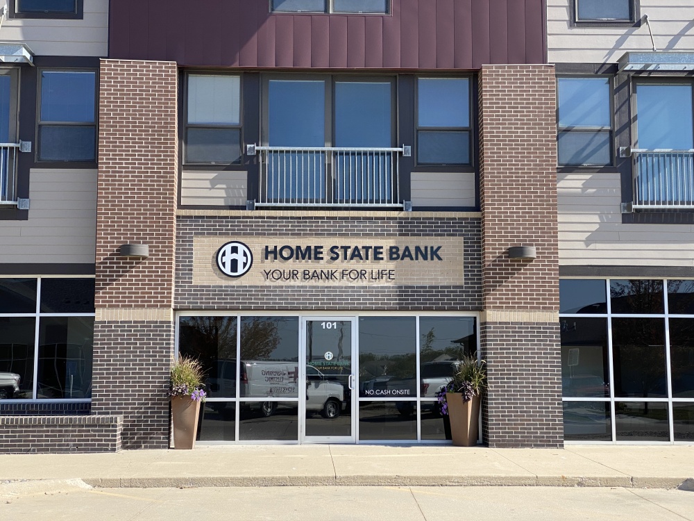 Home State Bank - Loan Office 01