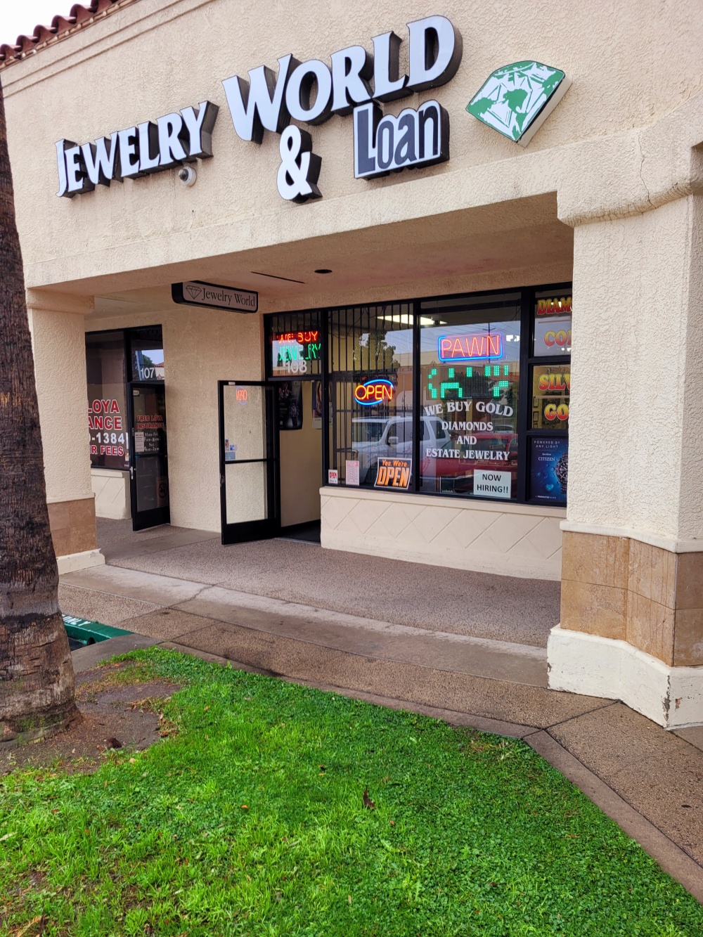 Jewelry World and Loan 01