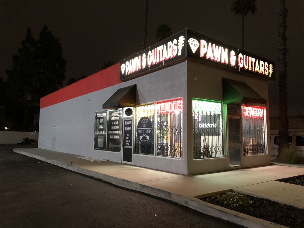 Golden State Pawn and Guitars 01