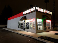 Golden State Pawn and Guitars 01