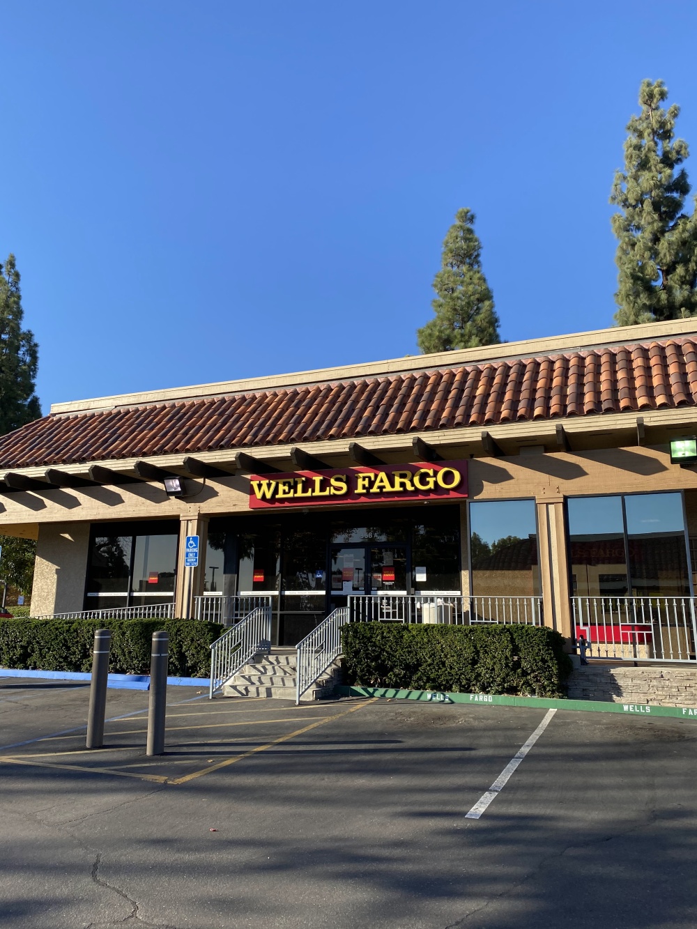 Wells Fargo Bank 01
