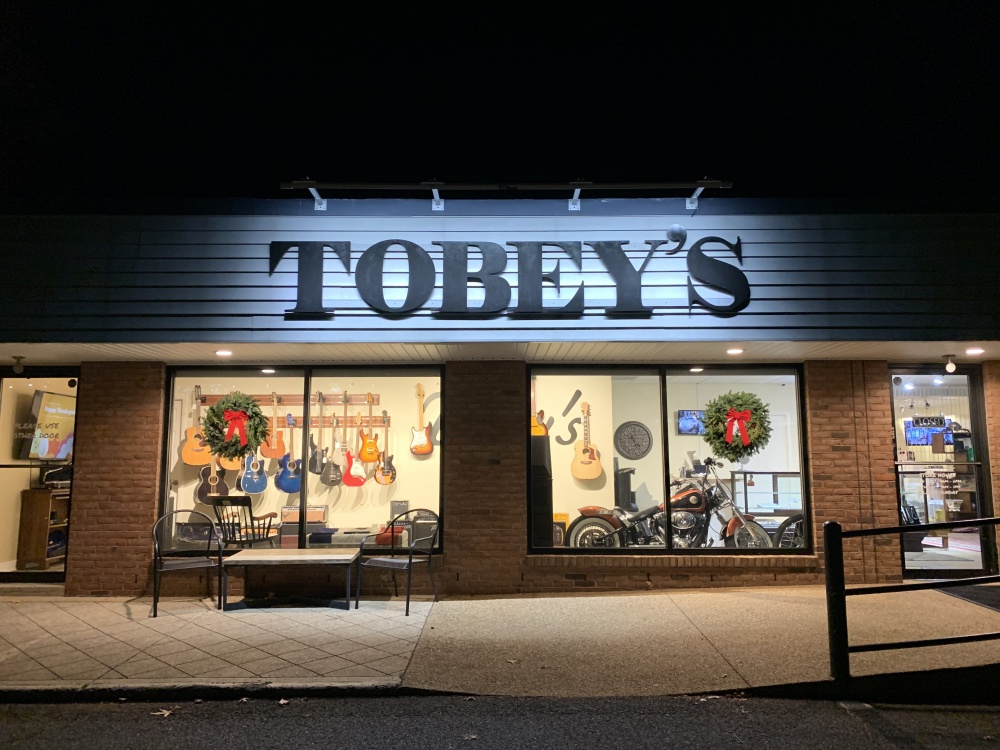 Tobey's Pawn Shop 01