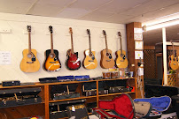 Mike's Pawn Shop 03