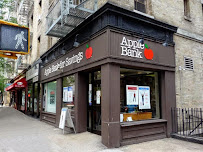 Apple Bank 03