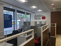 Apple Bank 04