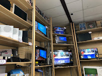 Salinas Pawn 04