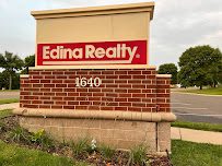 Edina Realty 04