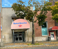 Bank of America (with Drive-thru ATM) 04