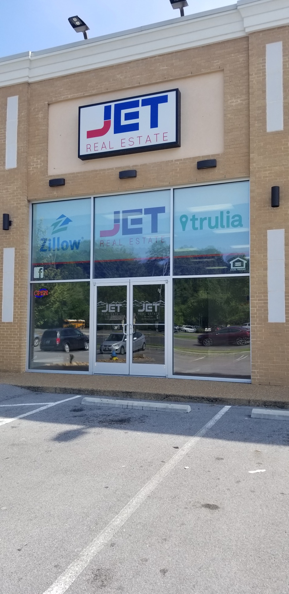 Jet Real Estate 01