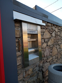 Bank of America (with Drive-thru ATM) 04