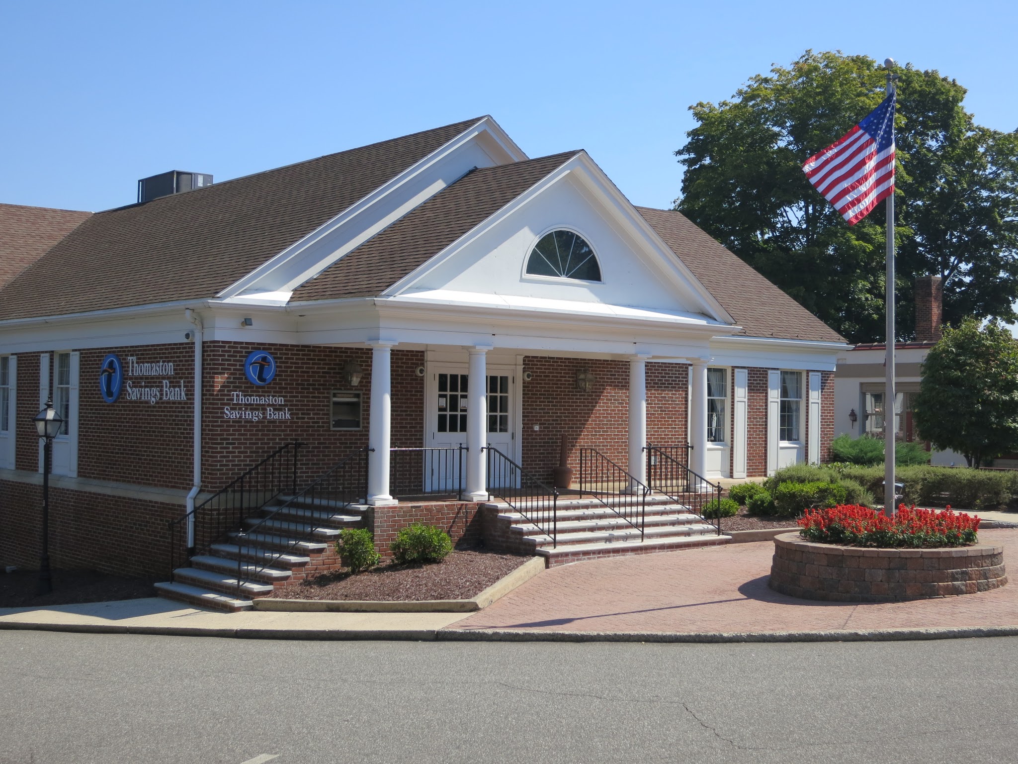 Thomaston Savings Bank 01